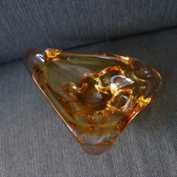 Glass Amber Color Ash Tray - Picture 4 of 11